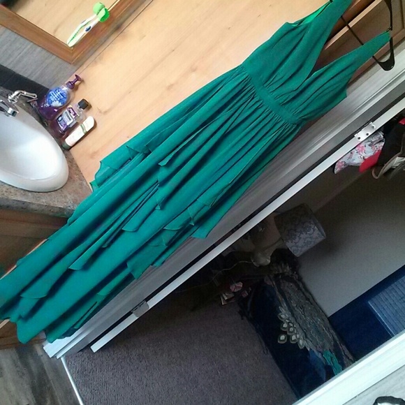 Formal dress - Picture 2 of 3